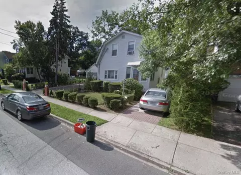 528 Maple St, West Hempstead, NY 11552
