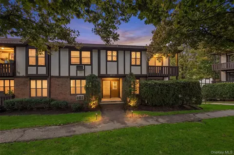 631 Sierra Vista Ln #BLDG 21, Clarkstown, NY 10989