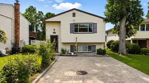 42 Brennan St, Huntington, NY 11743