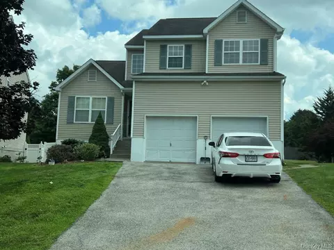 46 Alexander Dr, Washingtonville, NY 10992
