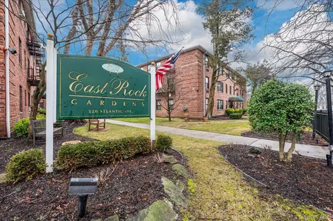 320 Atlantic Ave #C1, East Rockaway, NY 11518