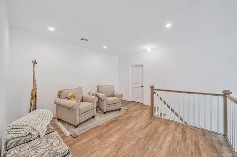 Entry Way - 348 Alysweep Ln, Yaphank, NY 11980 photo 5 of 5