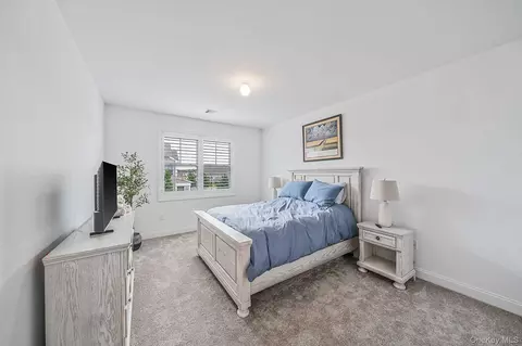 Bedroom - 348 Alysweep Ln, Yaphank, NY 11980 photo 5 of 6