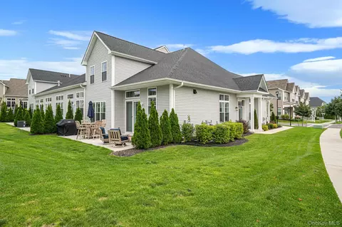 Exterior - 348 Alysweep Ln, Yaphank, NY 11980 photo 5 of 5