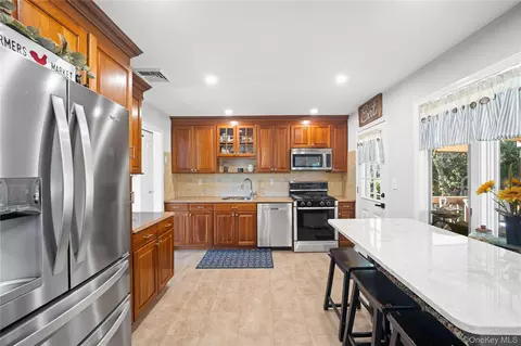 Kitchen - 6 Reeback Dr, Ossining, NY 10562 photo 1 of 1