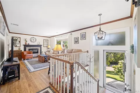 Entry Way - 6 Reeback Dr, Ossining, NY 10562 photo 1 of 1