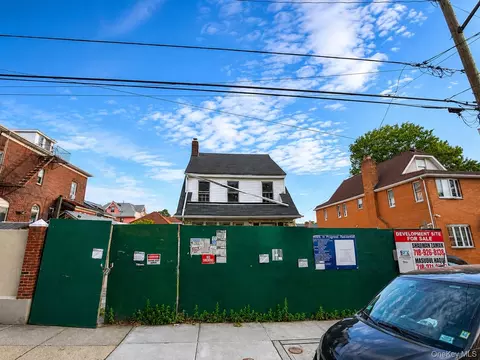 8334 169th St, Jamaica, NY 11432