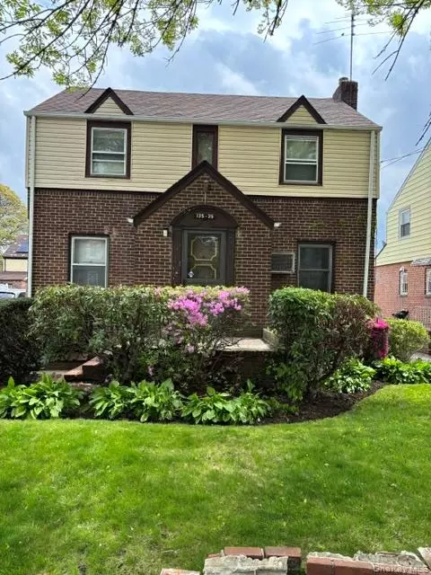 13535 226th St, New York, NY 11413