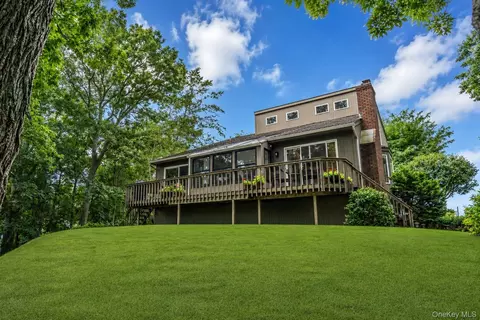 1541 Stillwater Ave, Cutchogue, NY 11935
