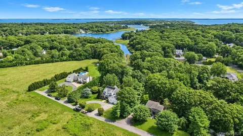 1541 Stillwater Ave, Cutchogue, NY 11935
