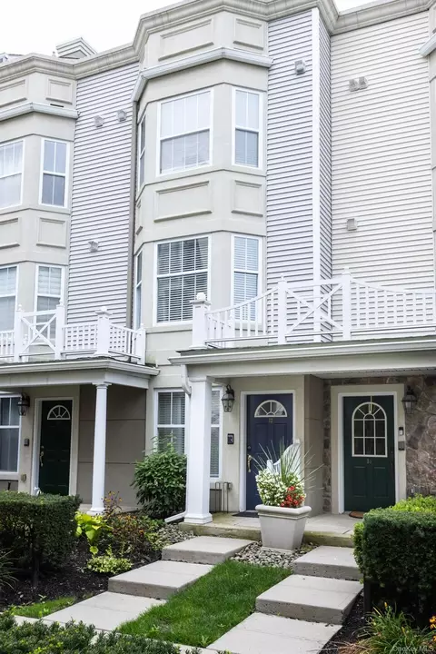 32 Bridge Ln, Haverstraw, NY 10927