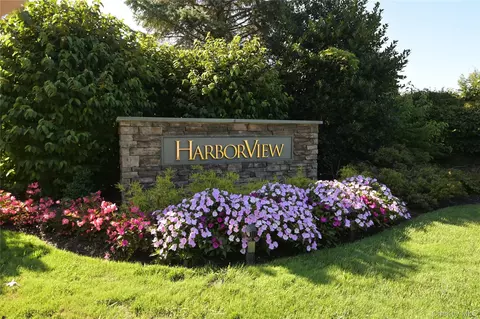 100 Harbor View Dr #401, North Hempstead, NY 11050