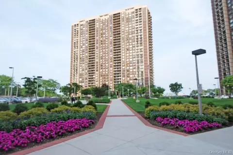 26910 Grand Central Pkwy #30D, New York, NY 11005