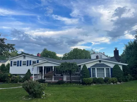 31 Cypress Ln, Orangetown, NY 10962
