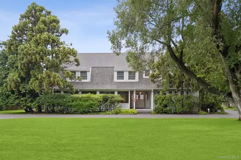21 Seafield Ln, Westhampton Beach, NY 11978
