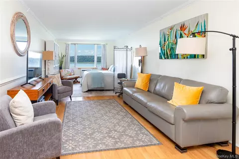 5800 Arlington Ave #16N, New York, NY 10471