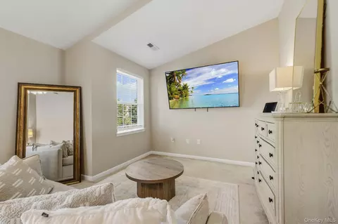 Bedroom - 1116 Cold Spring Rd, Fishkill, NY 12524 photo 3 of 5