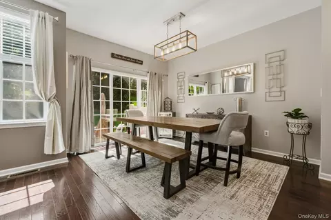Dining - 1116 Cold Spring Rd, Fishkill, NY 12524 photo 2 of 4