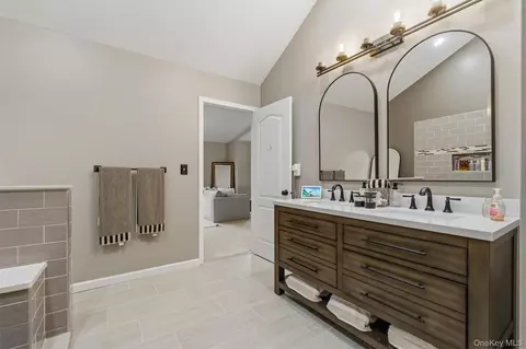 Bath - 1116 Cold Spring Rd, Fishkill, NY 12524 photo 3 of 4