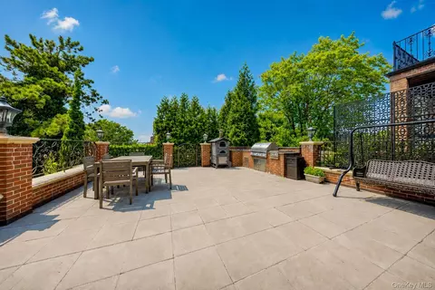 Exterior - 150-50 6th Ave, Whitestone, NY 11357 photo 2 of 3