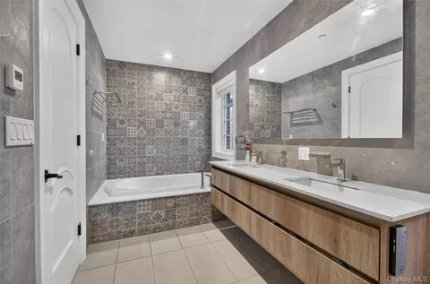 Bath - 150-50 6th Ave, Whitestone, NY 11357 photo 1 of 2