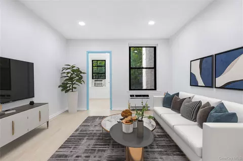 649 2nd Ave #2H, New York, NY 10016