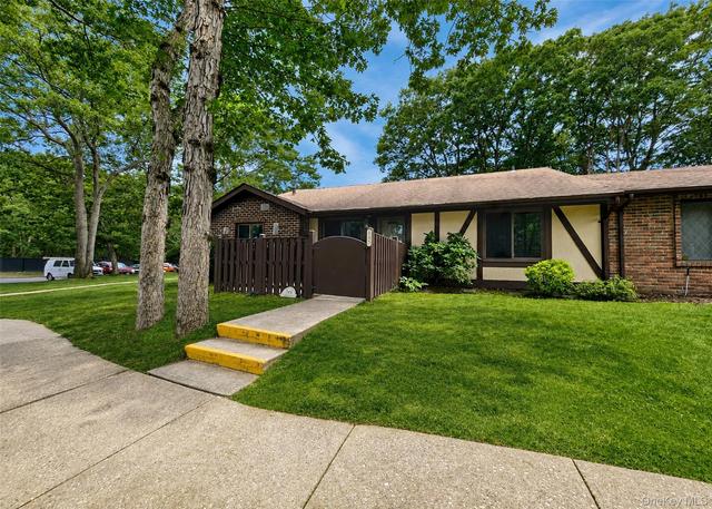 145 Cambridge Dr, Port Jefferson Station, NY 11776