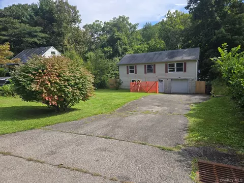 84 Wharton Dr, Cortlandt, NY 10567