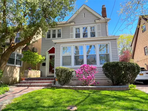 257-14 Pembroke Ave, North Hempstead, NY 11020