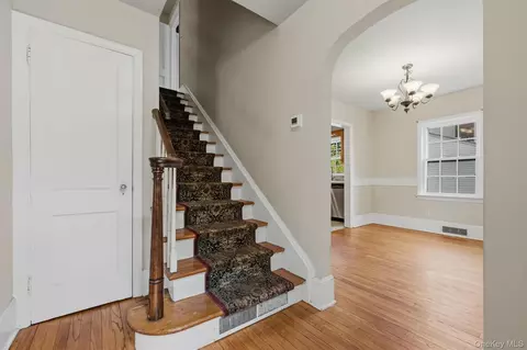 Entry Way - 107 E Cedar St, Poughkeepsie, NY 12601 photo 1 of 4