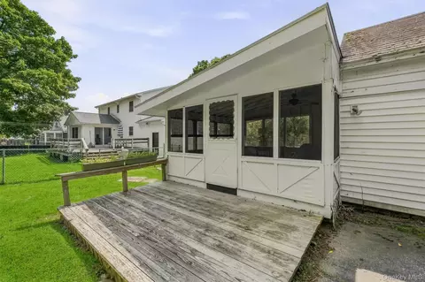 Exterior - 107 E Cedar St, Poughkeepsie, NY 12601 photo 14 of 16