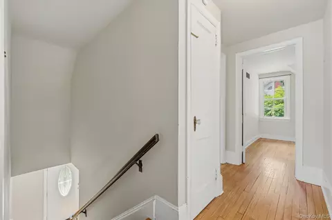 Entry Way - 107 E Cedar St, Poughkeepsie, NY 12601 photo 4 of 4