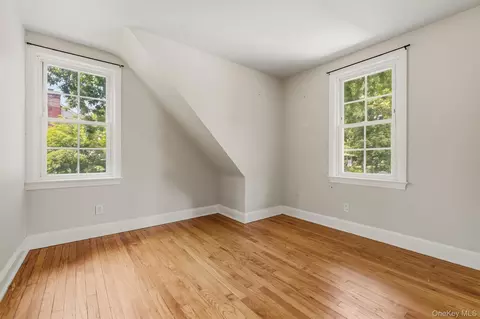 Bedroom - 107 E Cedar St, Poughkeepsie, NY 12601 photo 3 of 6