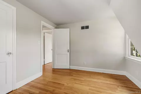 Bedroom - 107 E Cedar St, Poughkeepsie, NY 12601 photo 4 of 6