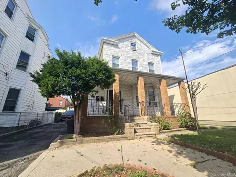 9734 86th St, New York, NY 11416