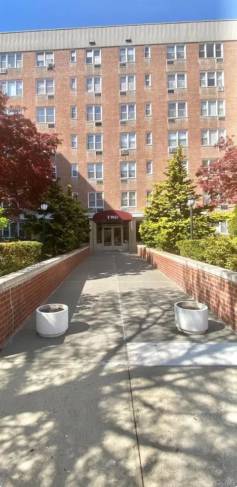 2 Sadore Ln #5Z, Yonkers, NY 10710
