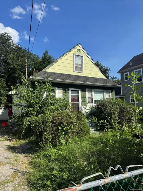 283 Doherty Ave, Elmont, NY 11003