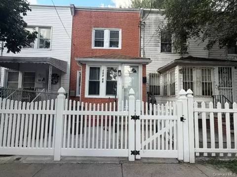 15209 118th Ave, Jamaica, NY 11434