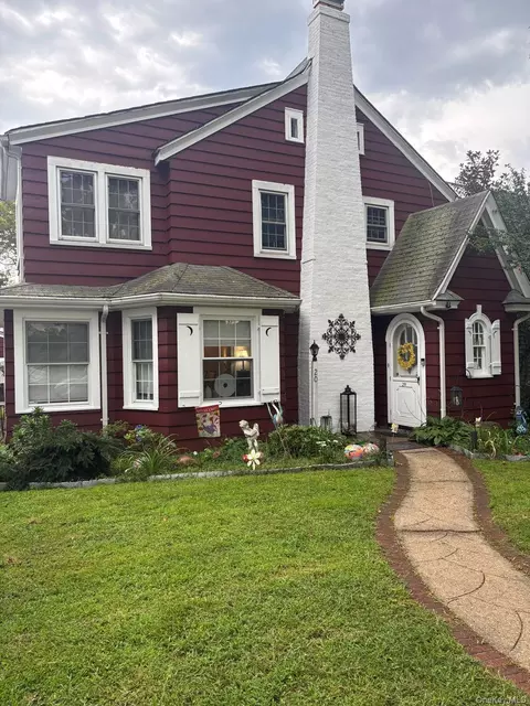 20 Huron Rd, Floral Park, NY 11001