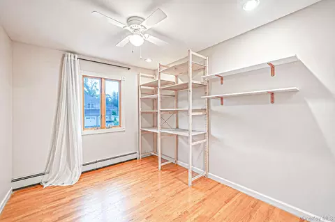 Bedroom - 6 North Ave, Smithtown, NY 11787 photo 5 of 7