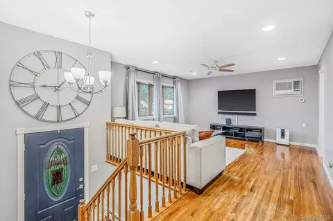 Entry Way - 6 North Ave, Smithtown, NY 11787 photo 1 of 1