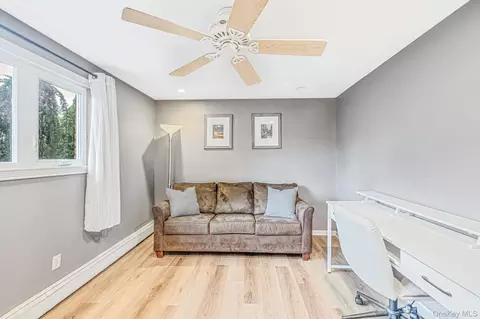 Bedroom - 6 North Ave, Smithtown, NY 11787 photo 7 of 7