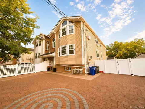 2357 Demeyer St, New York, NY 10469