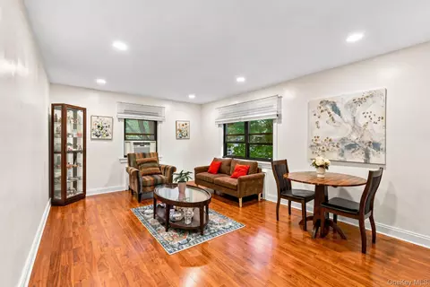 73-02 Springfield Blvd #2, Oakland Gardens, NY 11364