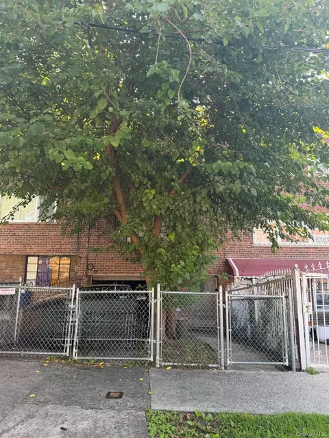 3214 Tenbroeck Ave, New York, NY 10469