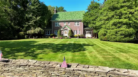 20 Demarest Ave, Clarkstown, NY 10994