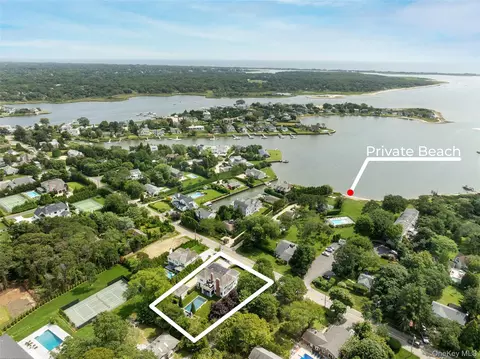 65 Middle Pond Rd #MISSAPOGUE CT, Southampton, NY 11968