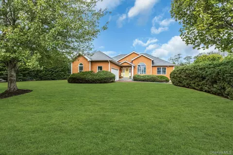 280 Marina Ln, East Marion, NY 11939