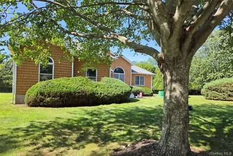 280 Marina Ln, East Marion, NY 11939