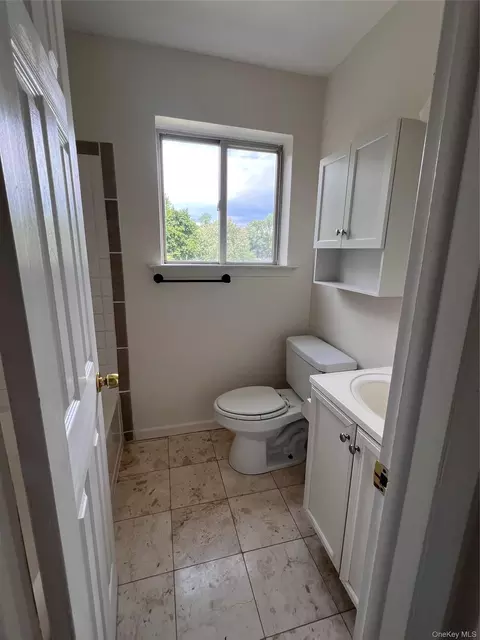 Bath - 26 Cooper #403, Poughkeepsie, NY 12603 photo 1 of 1